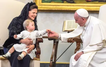 Franciszek z królową Szwecji Silvią i księżniczką Leonorą, Watykan, 27 kwietnia 2015 r. Fot. VATICAN POOL / CATHOLICPRESS / EAST NEWS / 